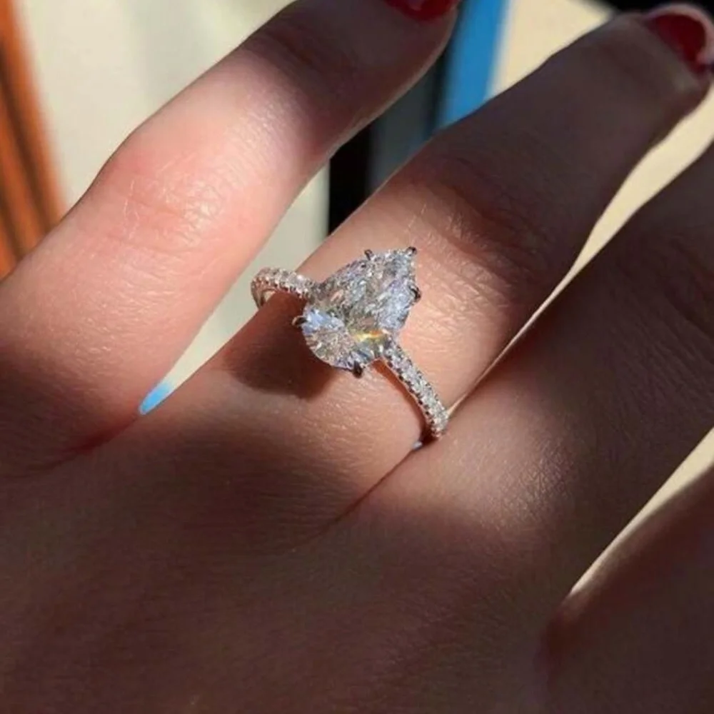 PRINCESS CUT WEDDING RING